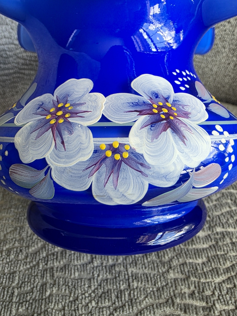Beautiful Fenton Milk Glass Cobalt Blue Floral Hand Painted Legacy Collection - Picture 5 of 16